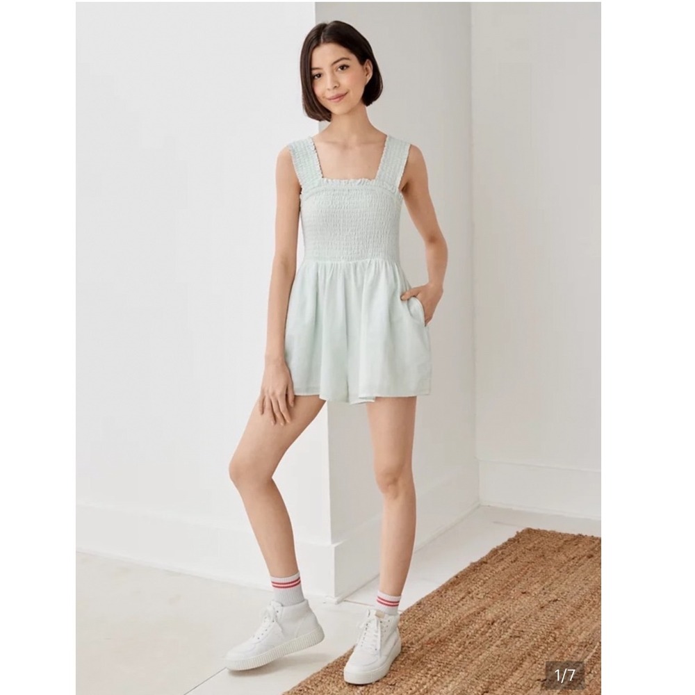 American Eagle Smocked Seersucker Romper Green White Stripe Cotton Linen Small